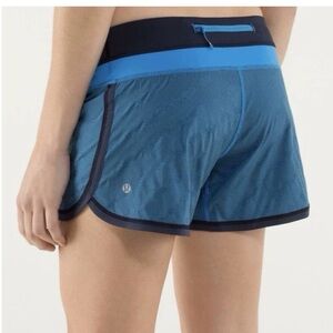 Lululemon Groovy Run Short Size 8 Cornflower / Black / Cornflower / Inkwell